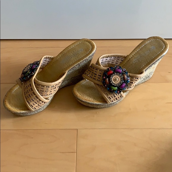 Embellished Neutral Tone Wedges - Picture 3 of 5